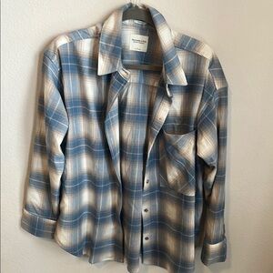 A&F Women’s Blue and White Plaid Oversized Shirt